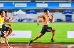 10秒05！“飛人”謝震業(yè)雨中奪冠！在同欣跑道上跑平賽季最佳成績！