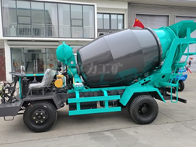4方混凝土攪拌車(chē)